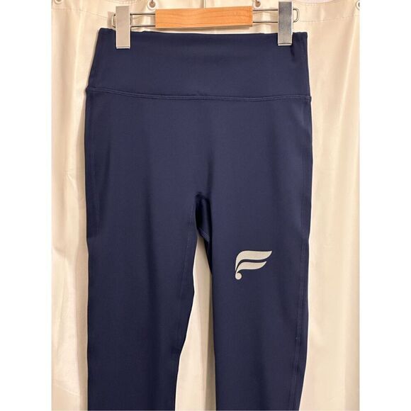 NWT - Fabletics Run Anywhere Motion365 HW 7/8 Legging - Small - Picture 9 of 16